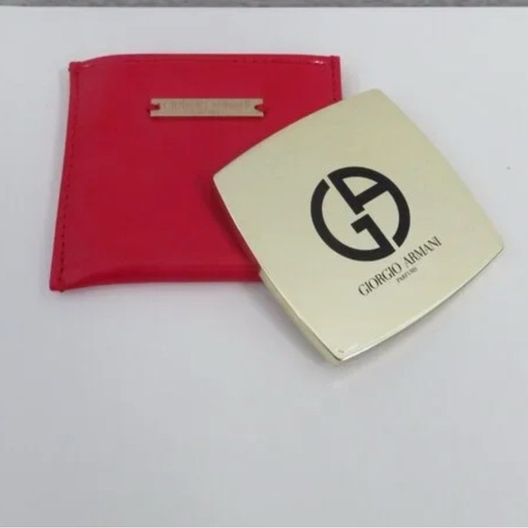 Giorgio Armani Patent Leather pouch with Gold Mirror - Picture 4 of 8